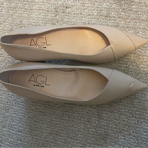 AGL
Stety Block Heel Pointed Toe Pump size 39.5 US 9.5 New